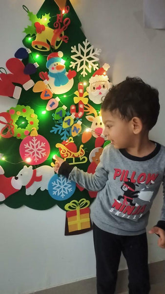 Load image into Gallery viewer, Safe reusable Christmas decor for kids with Velcro felt tree.
